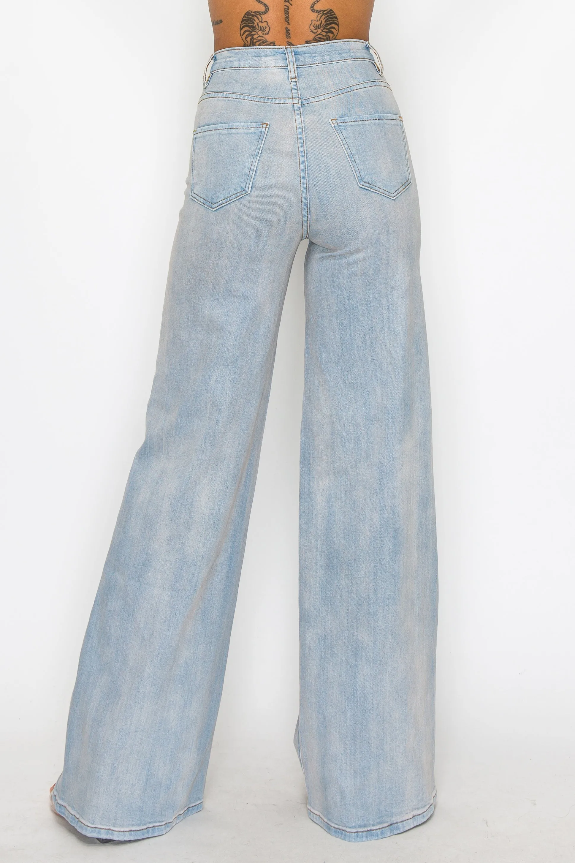 40767 High Rise Wide Leg Vintage Washed Jean