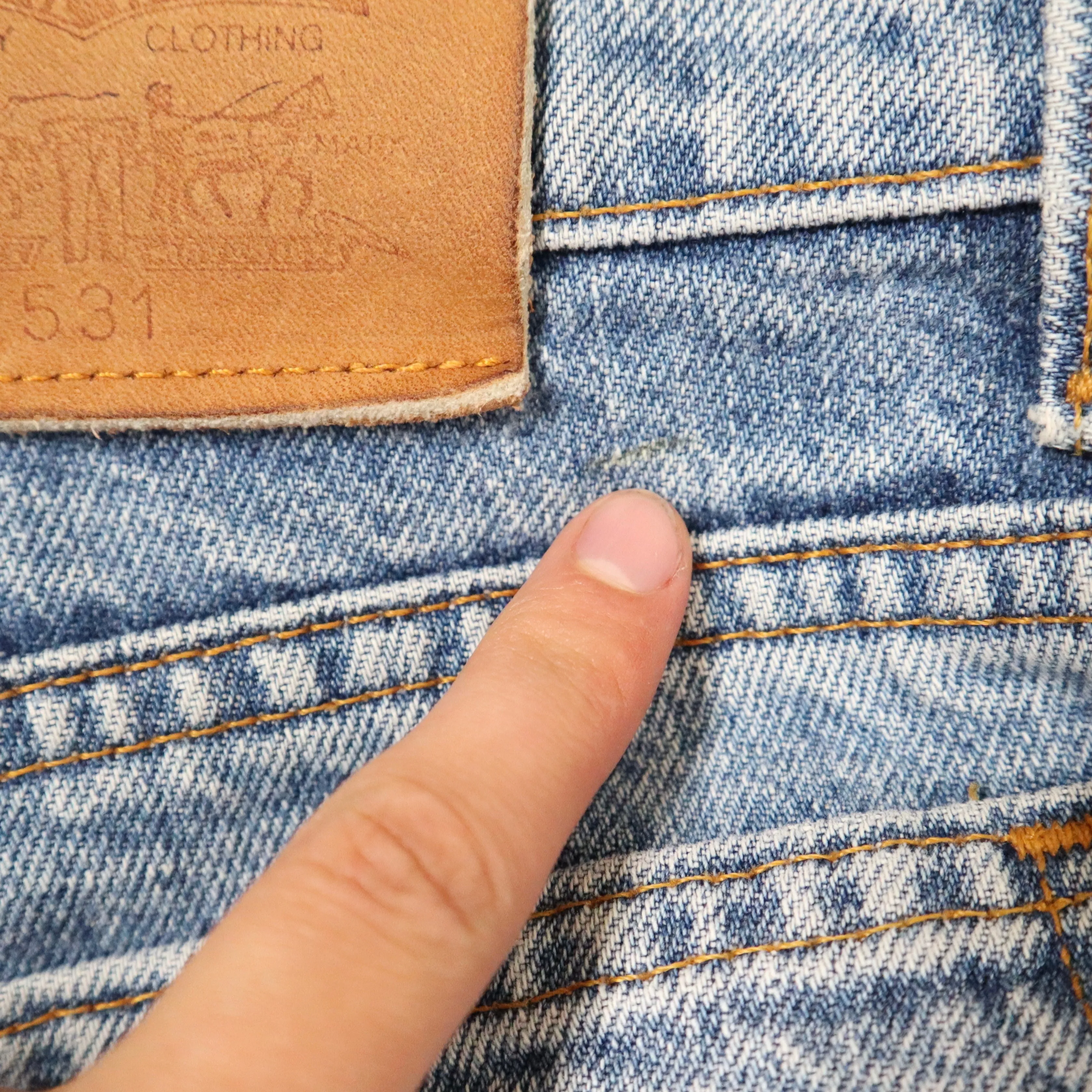 Levi's High Waisted Jeans (Small) 