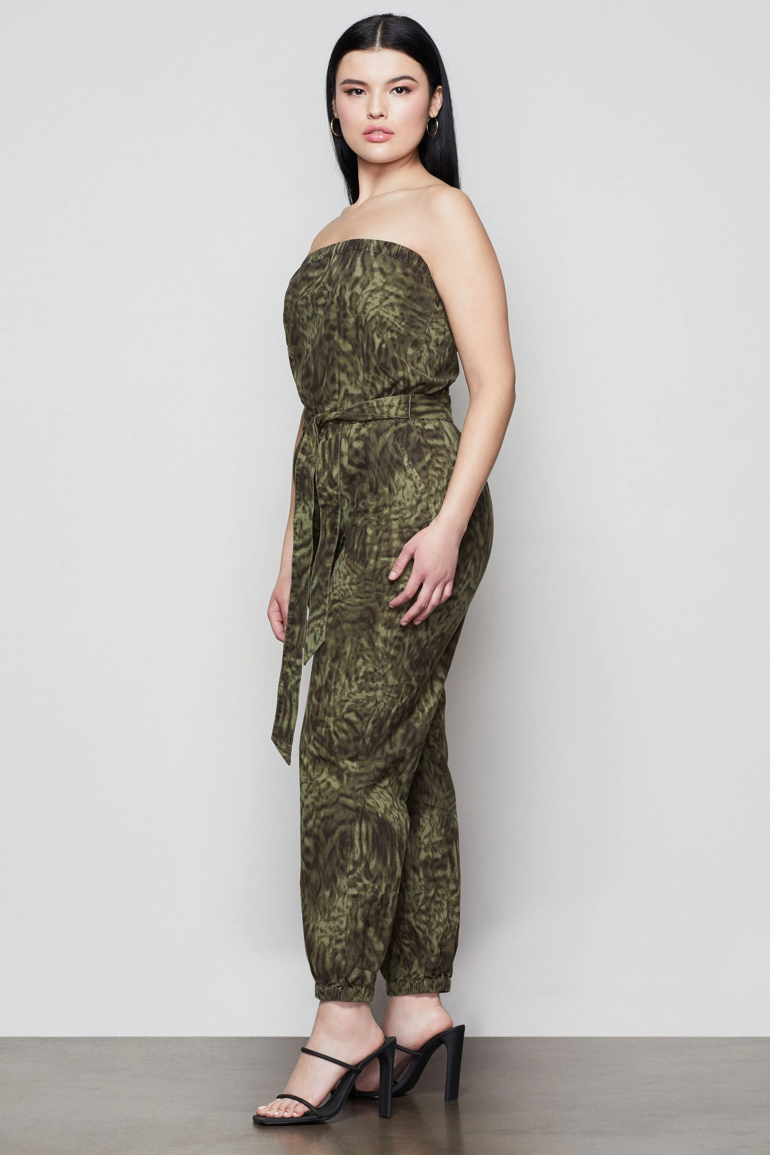 UPGRADE JUMPSUIT | JUNGLE001