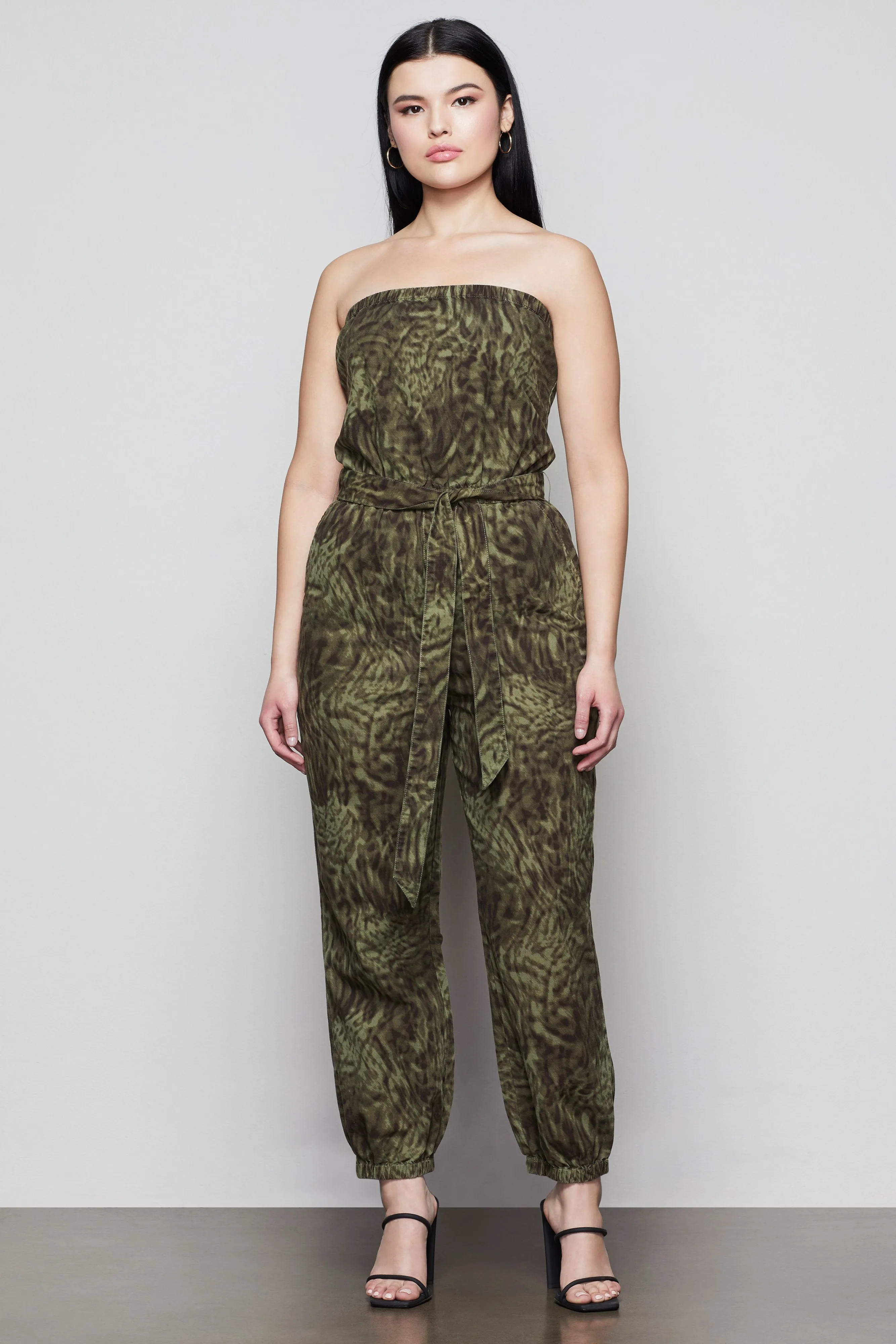 UPGRADE JUMPSUIT | JUNGLE001