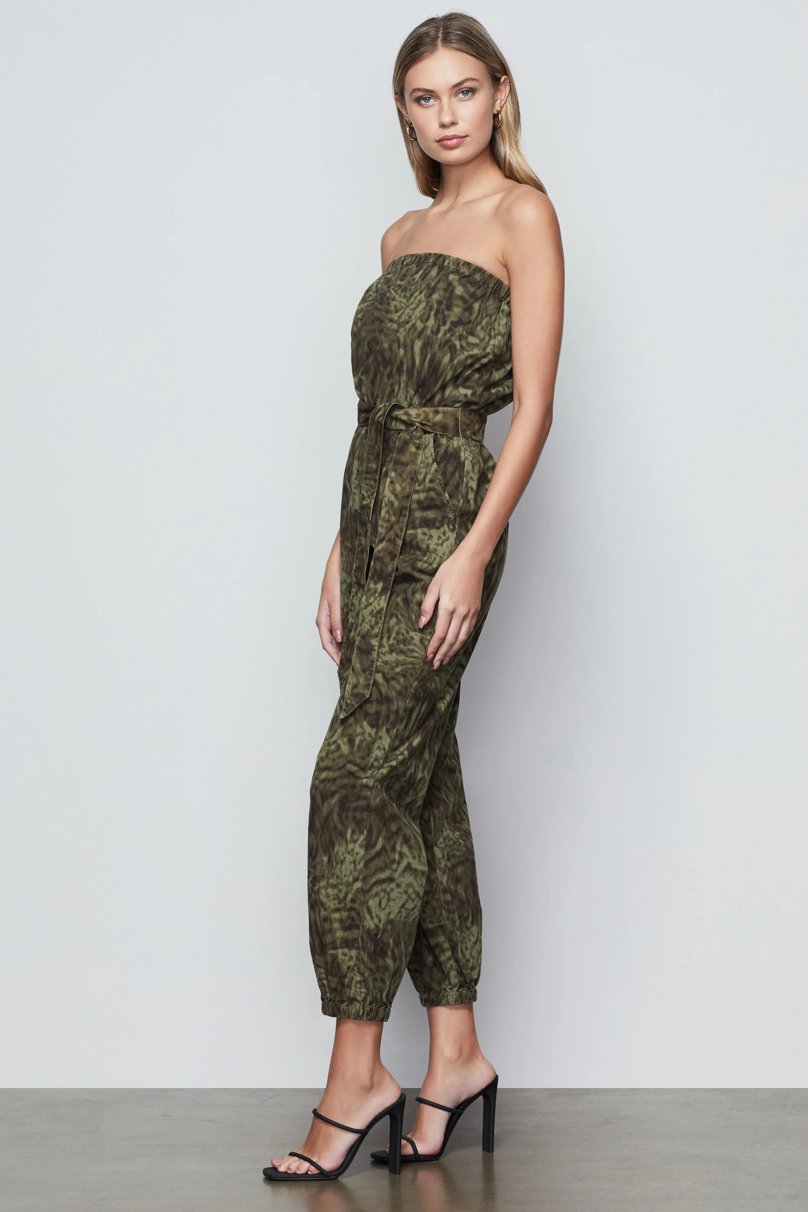 UPGRADE JUMPSUIT | JUNGLE001